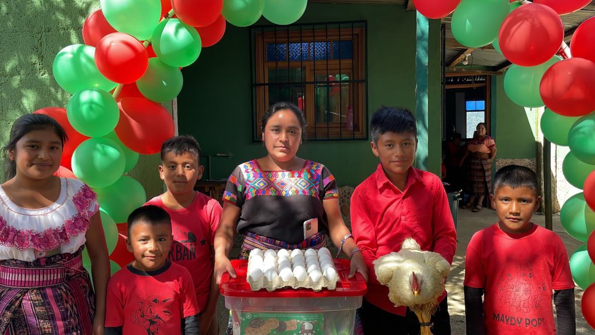 happy balloons, eggs, chickens, kids aleluya