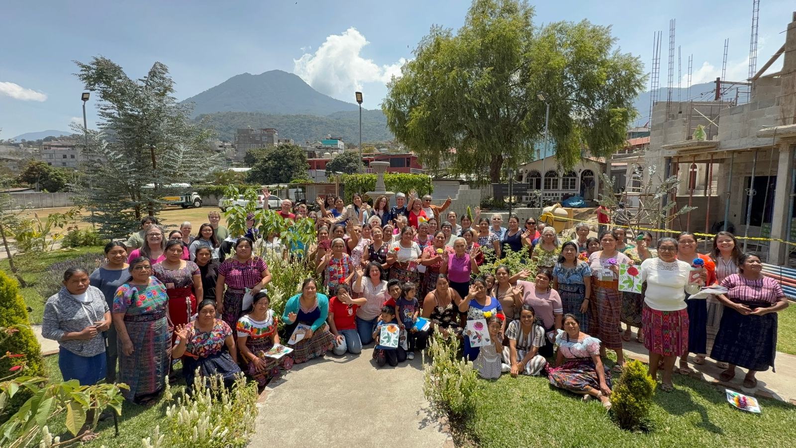 big group photo aleluya
