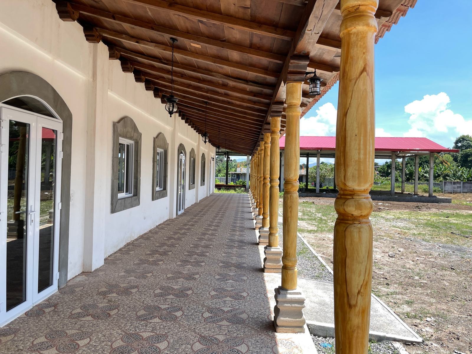 roofed walkway aleluya