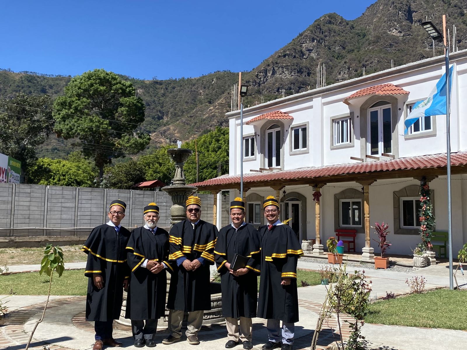 Graduation outside smaller group aleluya