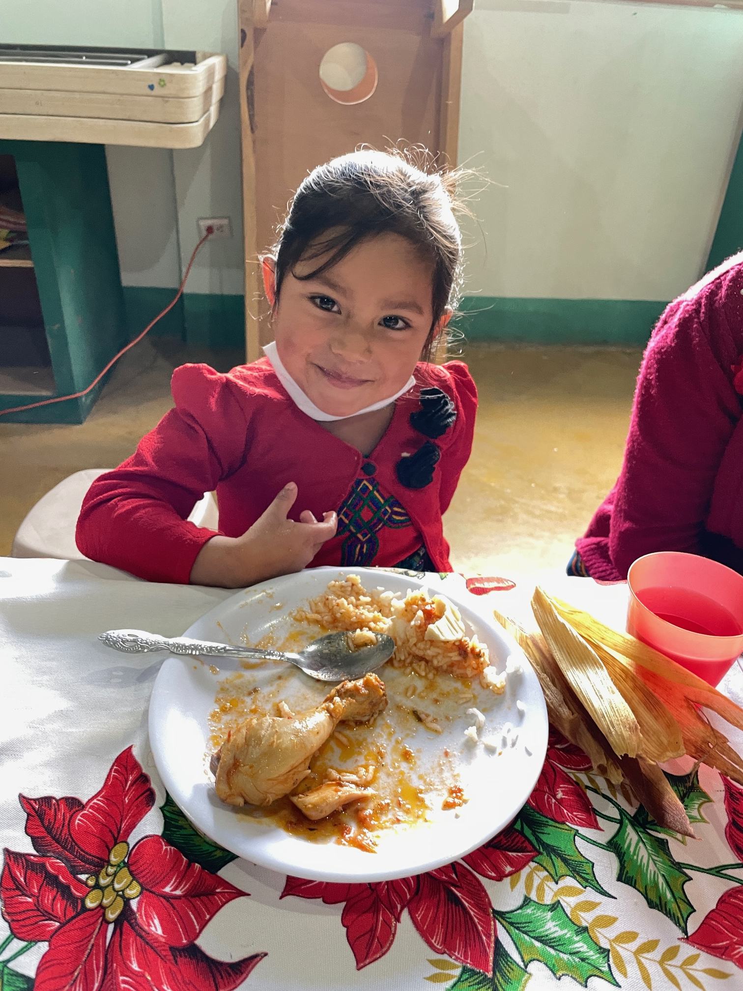 girl and meal aleluya