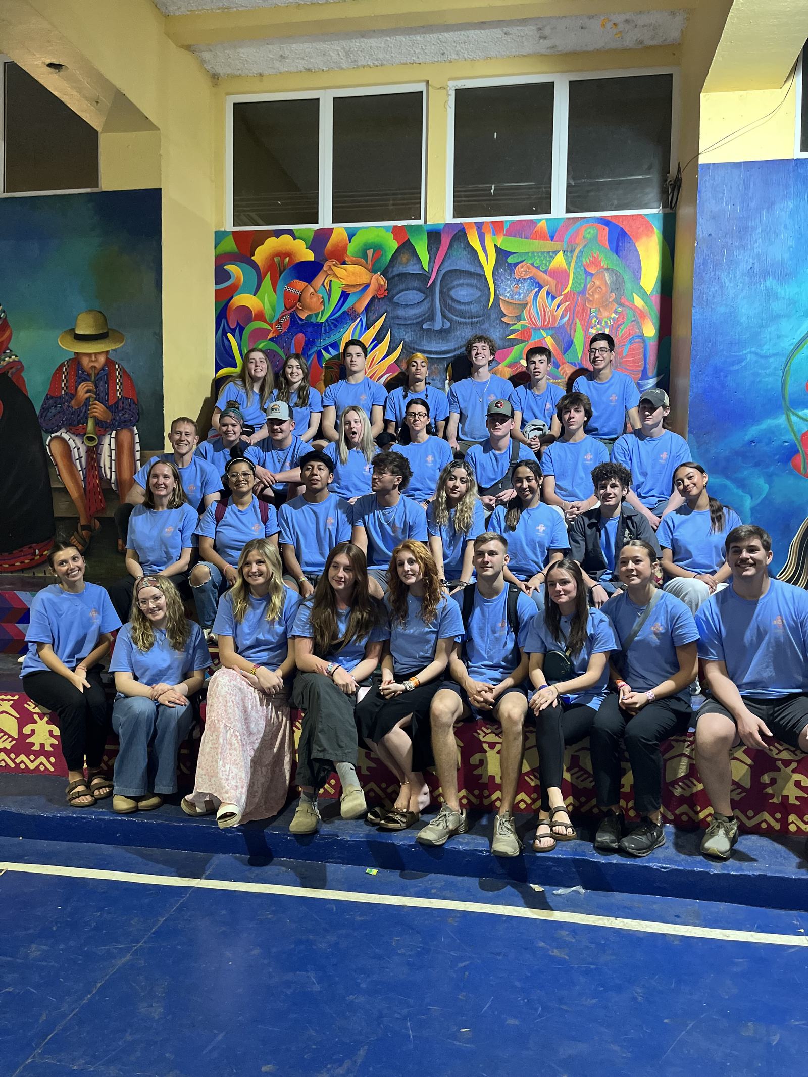 blue group photo aleluya