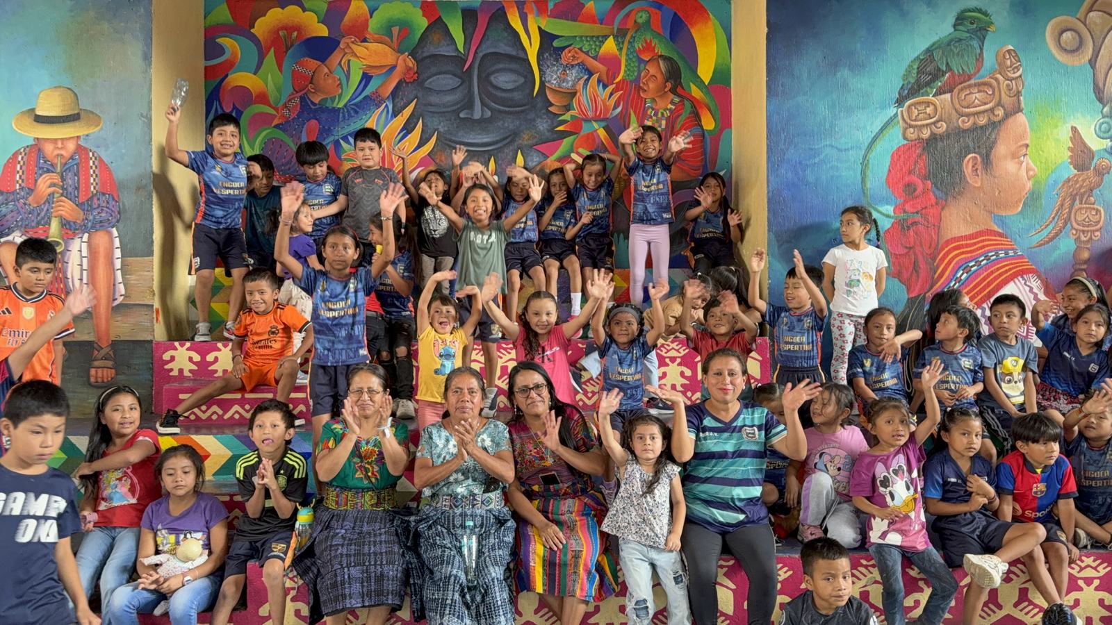big colorful group aleluya