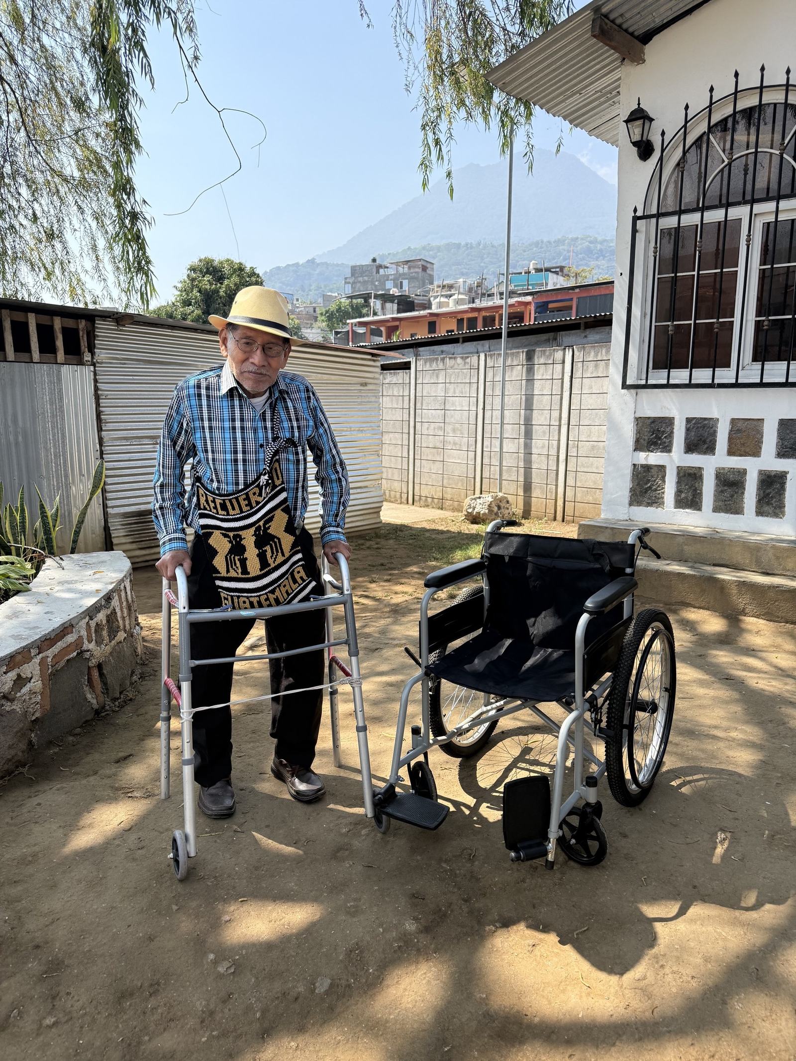 Abuelito with new wheelchair aleluya