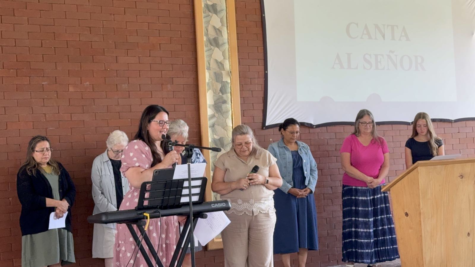 June 2026 Women's Retreat worship aleluya