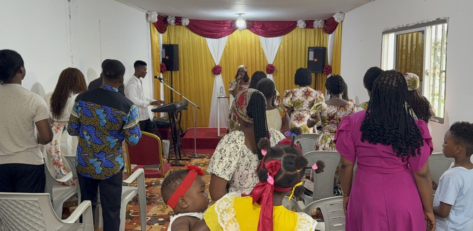 September 2026 worship service at a church in Equatorial Guinea aleluya